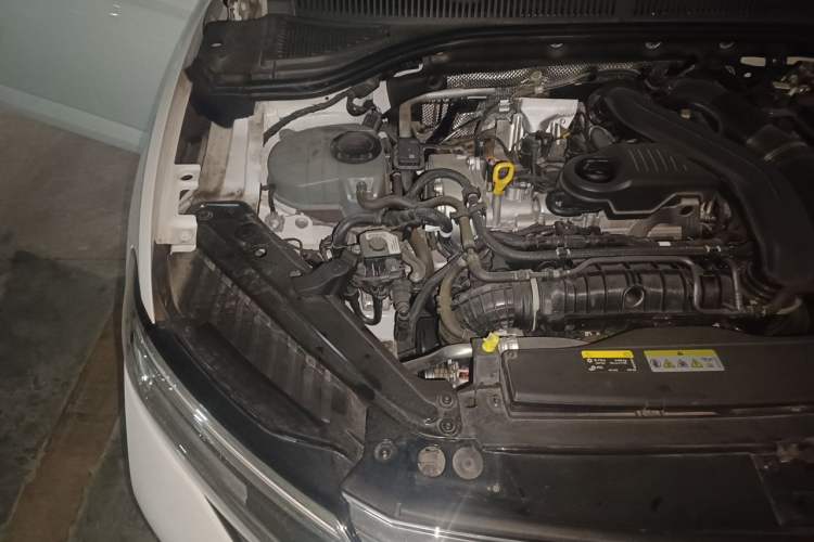 Used Volkswagen Sagitar 2023 300TSI DSG Excellence Edition Engine Bay Right