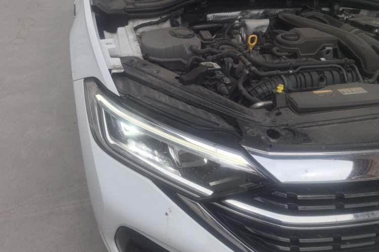 Used Volkswagen Sagitar 2023 300TSI DSG Excellence Edition Engine Bay Right