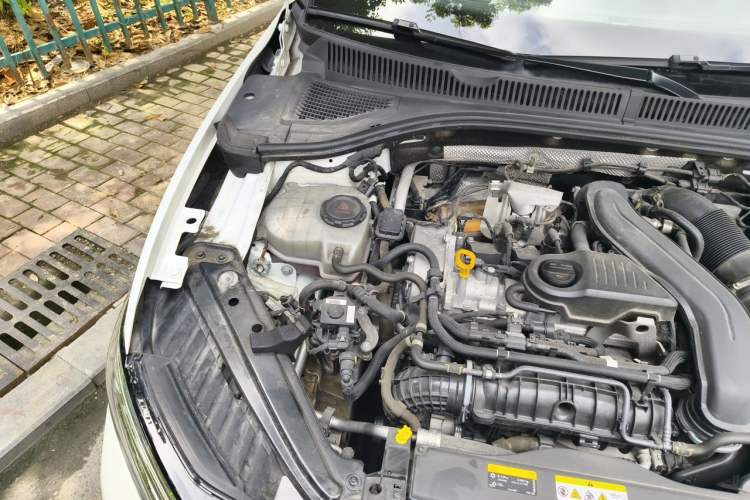 Used Volkswagen Sagitar 2023 300TSI DSG Excellence Edition Engine Bay Right