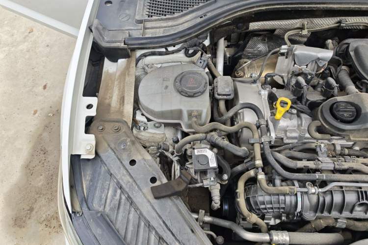 Used Volkswagen Sagitar 2023 300TSI DSG Excellence Edition Engine Bay Right