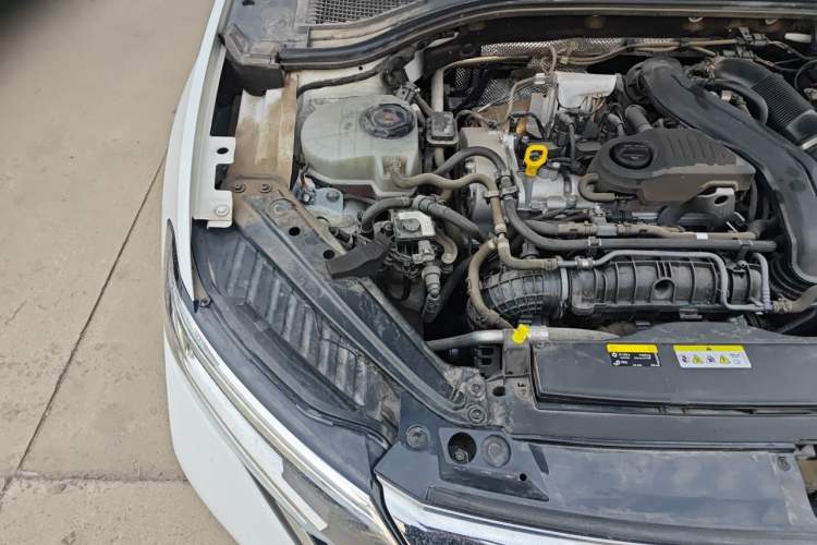 Used Volkswagen Sagitar 2023 300TSI DSG Excellence Edition Engine Bay Right
