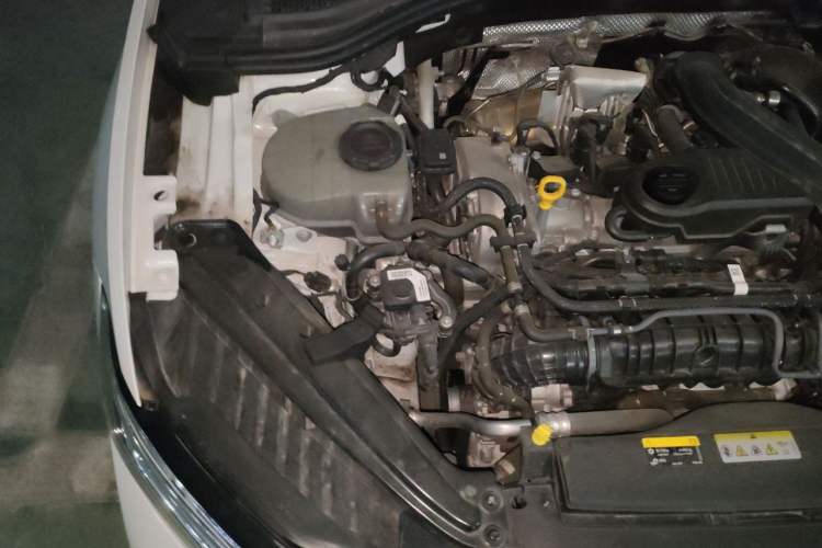 Used Volkswagen Sagitar 2023 300TSI DSG Excellence Edition Engine Bay Right