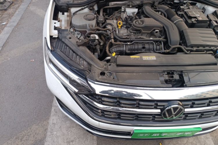 Used Volkswagen Sagitar 2023 300TSI DSG Excellence Edition Engine Bay Right