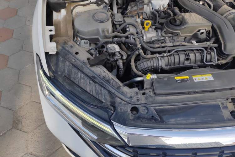 Used Volkswagen Sagitar 2023 300TSI DSG Excellence Edition Engine Bay Right