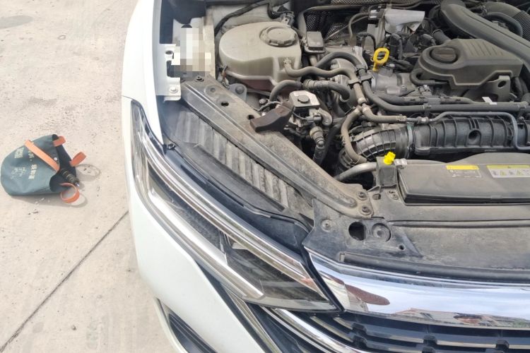 Used Volkswagen Sagitar 2023 300TSI DSG Excellence Edition Engine Bay Right