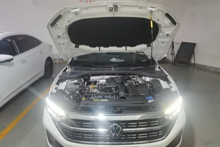 Used Volkswagen Sagitar 2023 300TSI DSG Excellence Edition Engine Bay