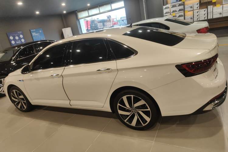 Used Volkswagen Sagitar 2023 300TSI DSG Excellence Edition Exterior 3