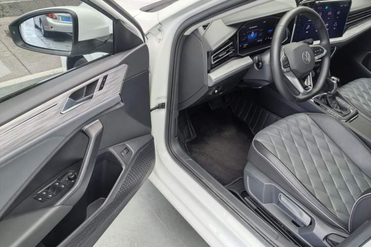 Used Volkswagen Sagitar 2023 300TSI DSG Excellence Edition Exterior 8