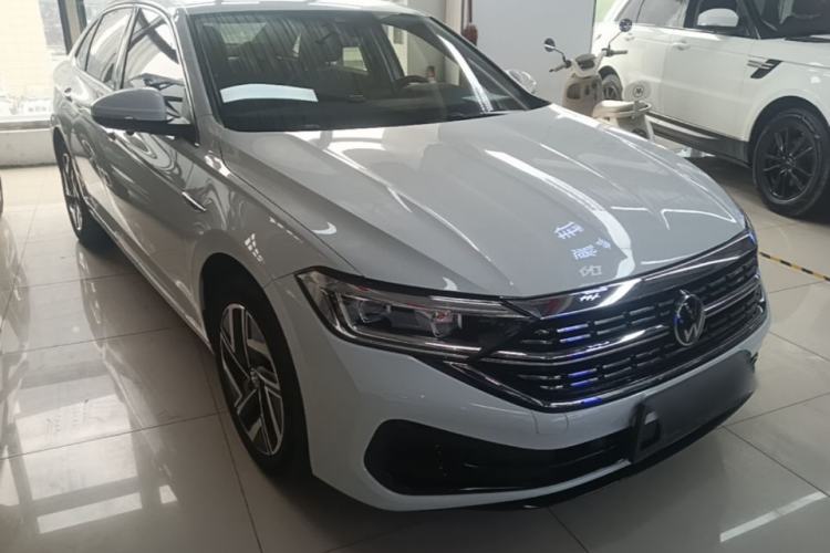 Used Volkswagen Sagitar 2023 300TSI DSG Excellence Edition Front Right 45 Deg