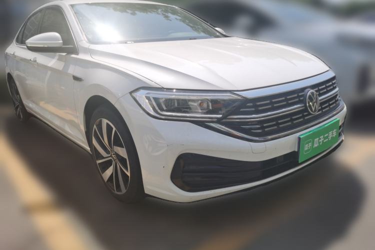 Used Volkswagen Sagitar 2023 300TSI DSG Excellence Edition Front Right 45 Deg