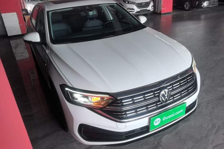 Used Volkswagen Sagitar 2023 300TSI DSG Excellence Edition Front Right 45 Deg