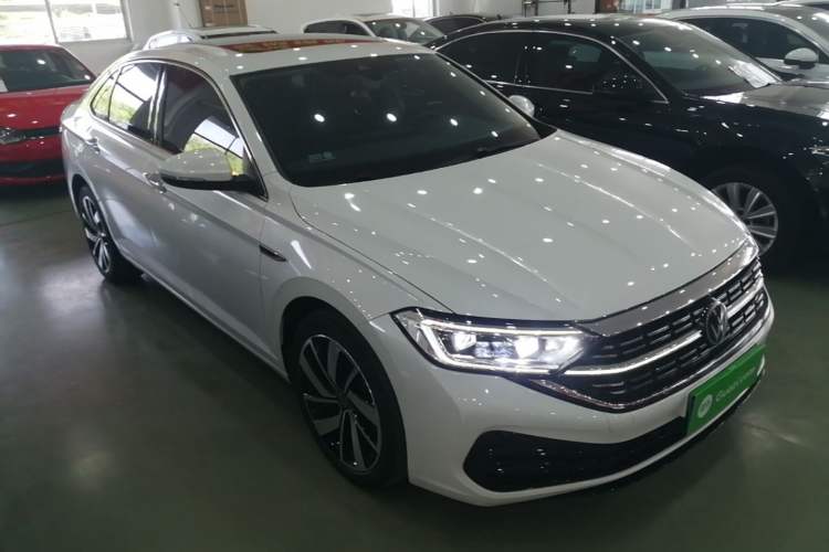 Used Volkswagen Sagitar 2023 300TSI DSG Excellence Edition Front Right 45 Deg
