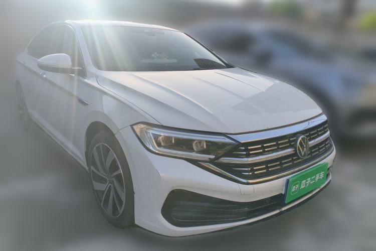 Used Volkswagen Sagitar 2023 300TSI DSG Excellence Edition Front Right 45 Deg