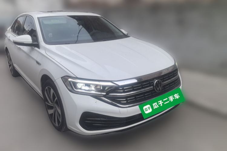 Used Volkswagen Sagitar 2023 300TSI DSG Excellence Edition Front Right 45 Deg