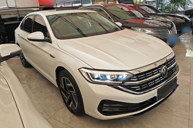 Used Volkswagen Sagitar 2023 300TSI DSG Excellence Edition Front Right 45 Deg