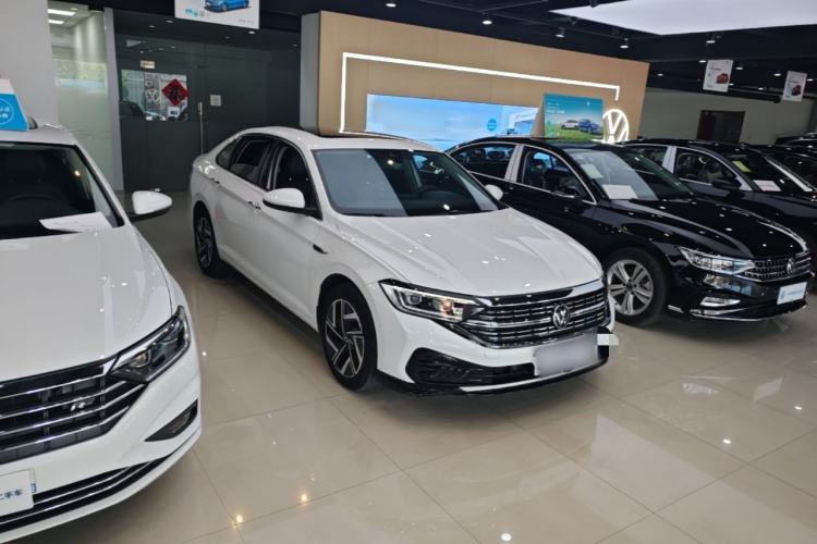 Used Volkswagen Sagitar 2023 300TSI DSG Excellence Edition Front Right 45 Deg