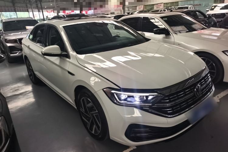 Used Volkswagen Sagitar 2023 300TSI DSG Excellence Edition Front Right 45 Deg