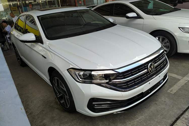 Used Volkswagen Sagitar 2023 280TSI DSG Beyond Lite Edition Front Right 45 Deg