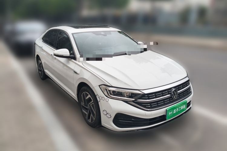 Used Volkswagen Sagitar 2023 300TSI DSG Flyover Edition Front Right 45 Deg