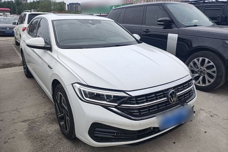 Used Volkswagen Sagitar 2023 300TSI DSG Excellence Edition Front Right 45 Deg