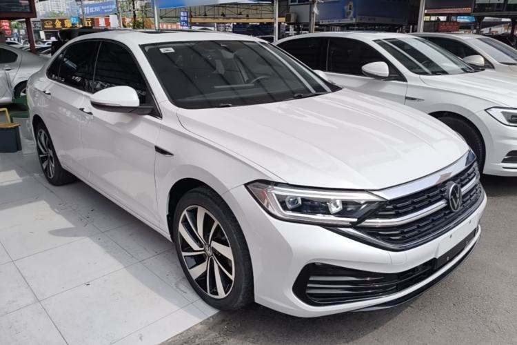 Used Volkswagen Sagitar 2023 300TSI DSG Excellence Edition Front Right 45 Deg