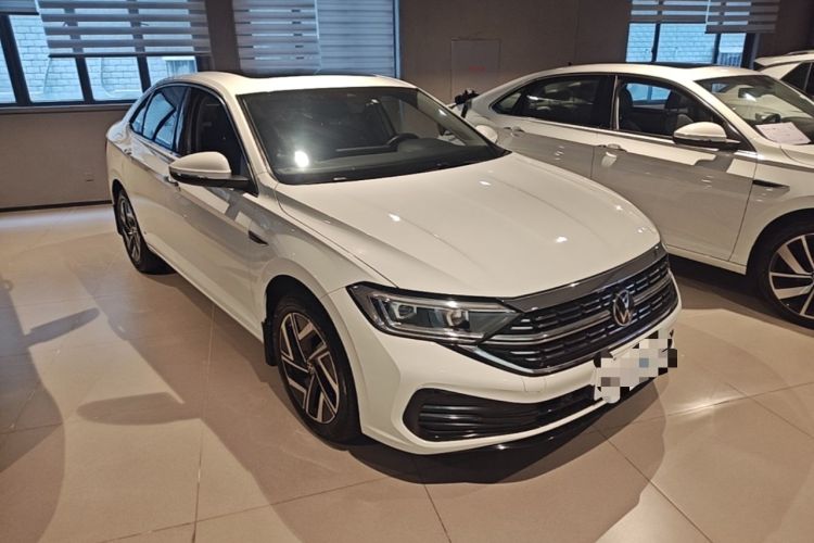 Used Volkswagen Sagitar 2023 300TSI DSG Excellence Edition Front Right 45 Deg