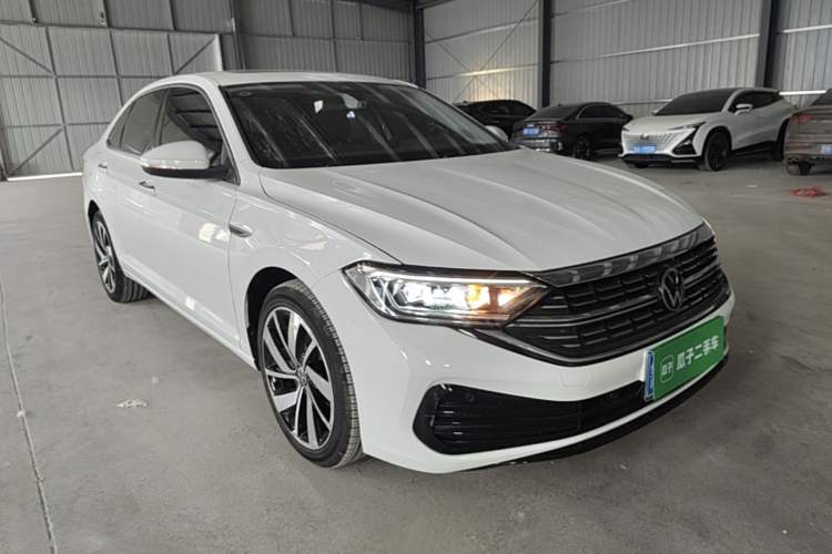 Used Volkswagen Sagitar 2023 300TSI DSG Excellence Edition Front Right 45 Deg