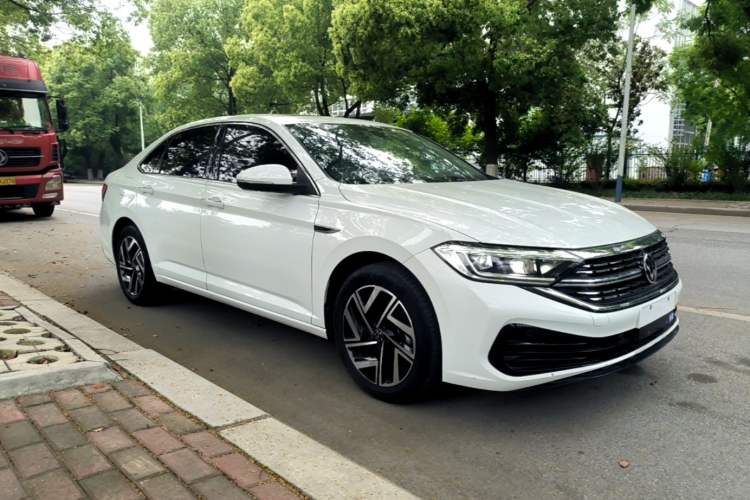 Used Volkswagen Sagitar 2023 300TSI DSG Excellence Edition Front Right 45 Deg