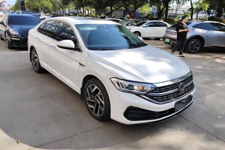 Used Volkswagen Sagitar 2023 300TSI DSG Excellence Edition Front Right 45 Deg