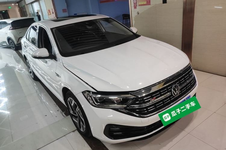 Used Volkswagen Sagitar 2023 300TSI DSG Excellence Edition Front Right 45 Deg
