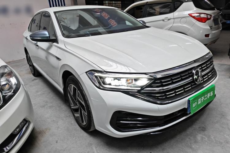 Used Volkswagen Sagitar 2023 280TSI DSG Excellence Edition Front Right 45 Deg