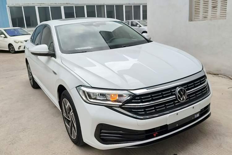 Used Volkswagen Sagitar 2023 280TSI DSG Excellence Edition Front Right 45 Deg