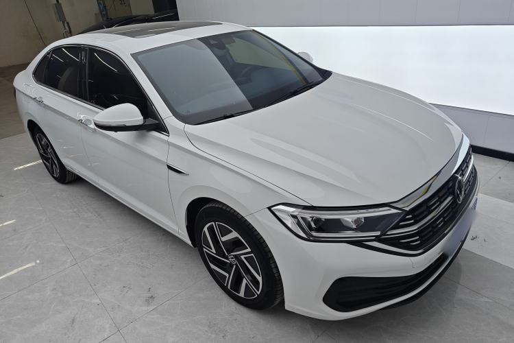 Used Volkswagen Sagitar 2023 300TSI DSG Excellence Edition Front Right 45 Deg