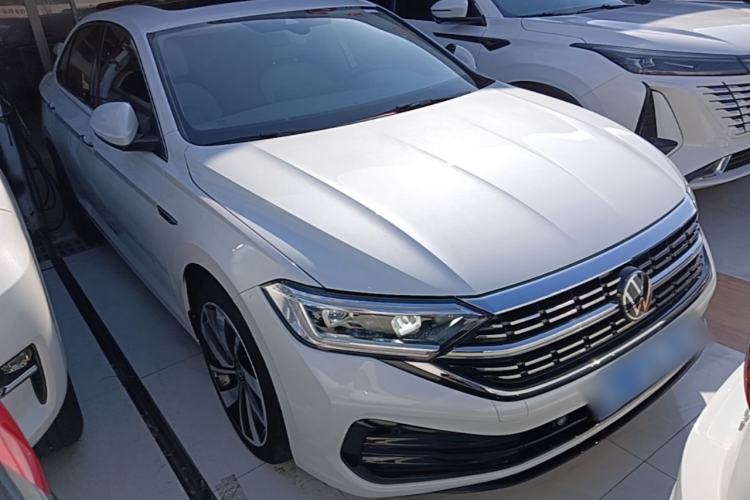 Used Volkswagen Sagitar 2023 300TSI DSG Excellence Edition Front Right 45 Deg