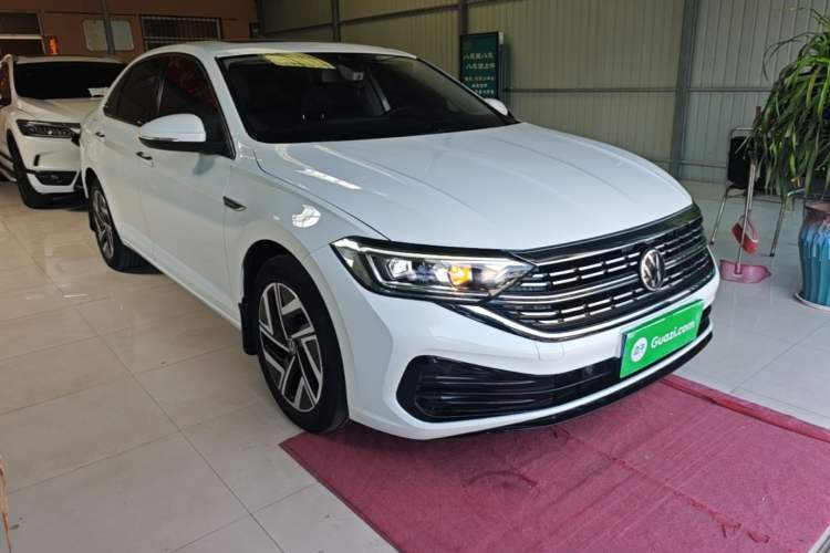 Used Volkswagen Sagitar 2023 300TSI DSG Excellence Edition Front Right 45 Deg