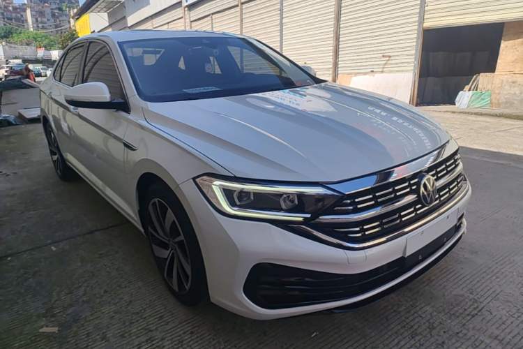 Used Volkswagen Sagitar 2023 300TSI DSG Excellence Edition Front Right 45 Deg