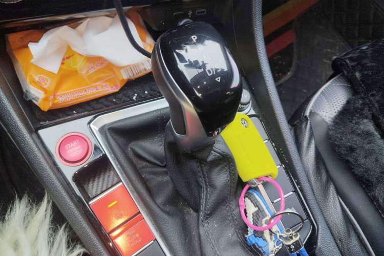 Used Volkswagen Sagitar 2023 280TSI DSG Beyond Lite Edition Gear Lever
