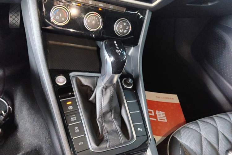 Used Volkswagen Sagitar 2023 280TSI DSG Beyond Lite Edition Gear Lever