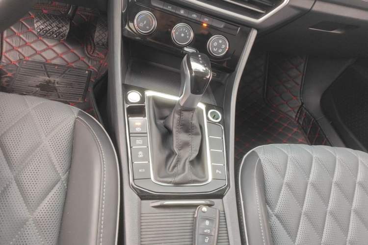 Used Volkswagen Sagitar 2023 280TSI DSG Beyond Lite Edition Gear Lever
