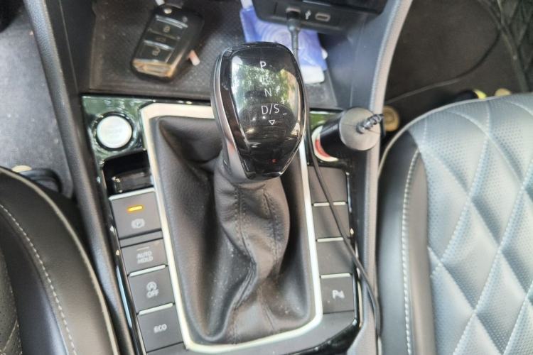 Used Volkswagen Sagitar 2023 280TSI DSG Beyond Lite Edition Gear Lever