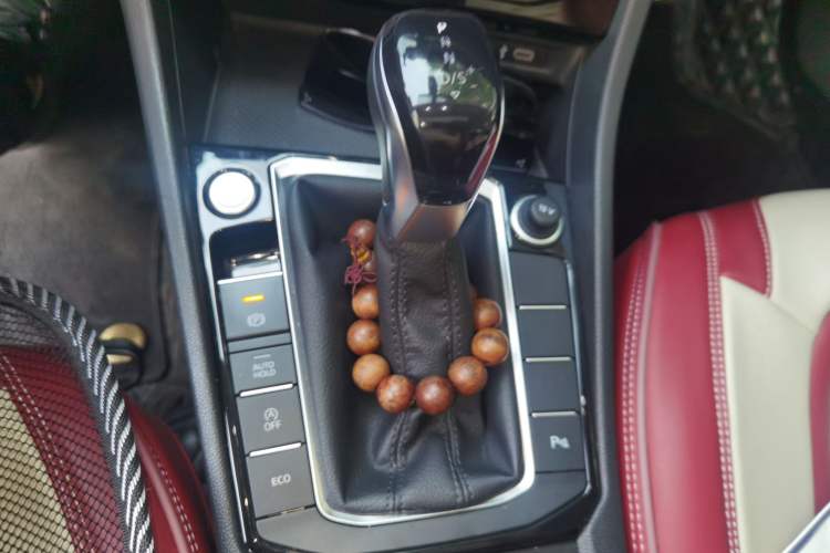 Used Volkswagen Sagitar 2023 280TSI DSG Beyond Lite Edition Gear Lever