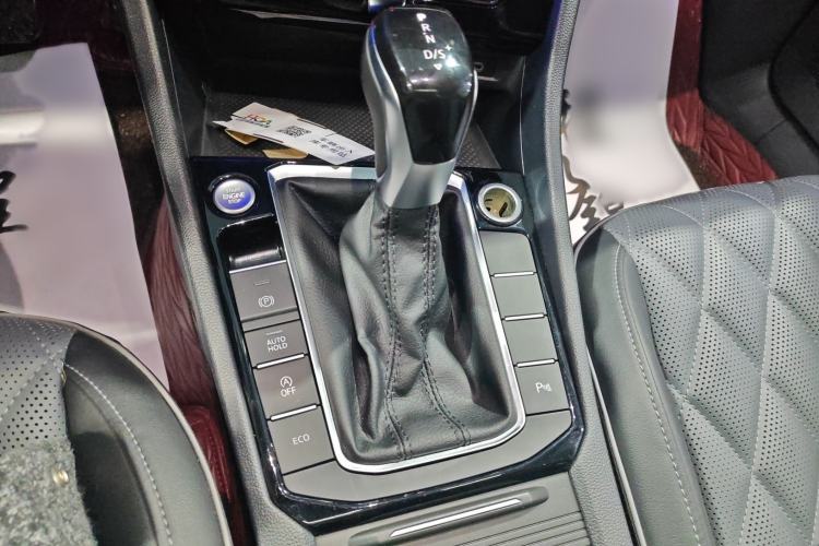 Used Volkswagen Sagitar 2023 200TSI DSG Excellence Edition Gear Lever
