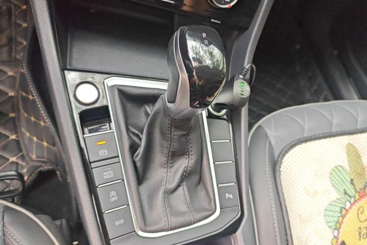 Used Volkswagen Sagitar 2023 280TSI DSG Beyond Lite Edition Gear Lever
