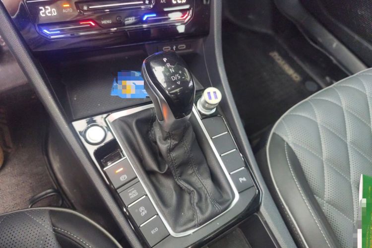 Used Volkswagen Sagitar 2023 280TSI DSG Excellence Edition Gear Lever