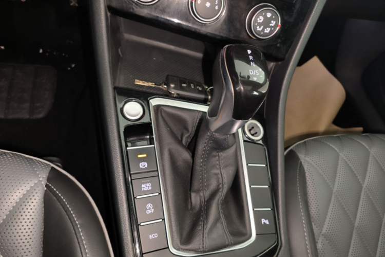 Used Volkswagen Sagitar 2023 280TSI DSG Beyond Lite Edition Gear Lever