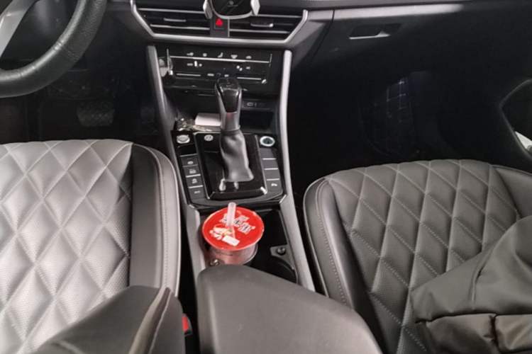 Used Volkswagen Sagitar 2023 280TSI DSG Excellence Edition Gear Lever