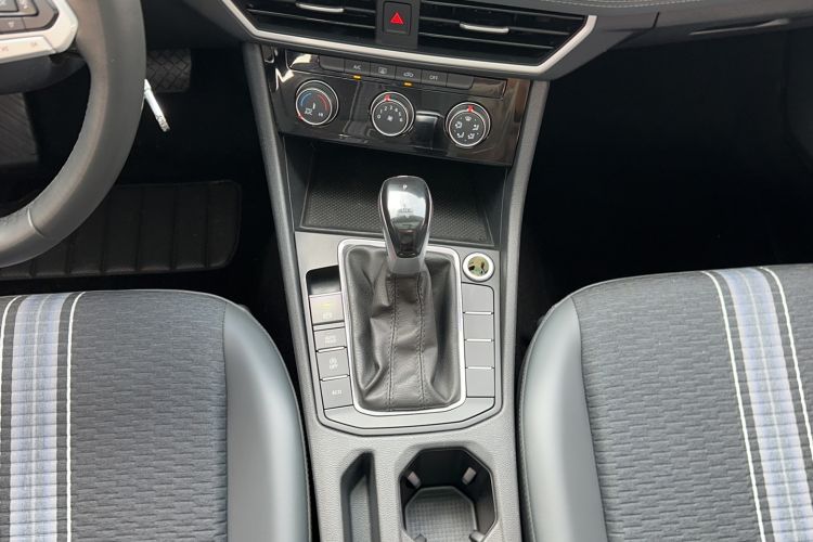 Used Volkswagen Sagitar 2023 200TSI DSG Flyover Edition Gear Lever