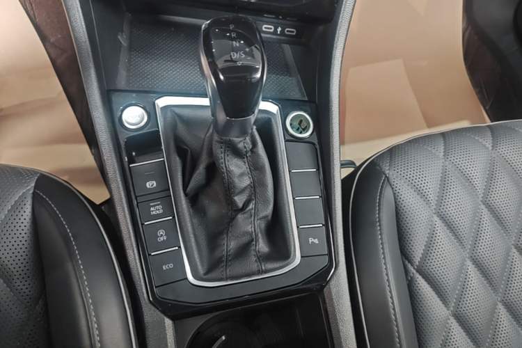 Used Volkswagen Sagitar 2023 280TSI DSG Beyond Lite Edition Gear Lever