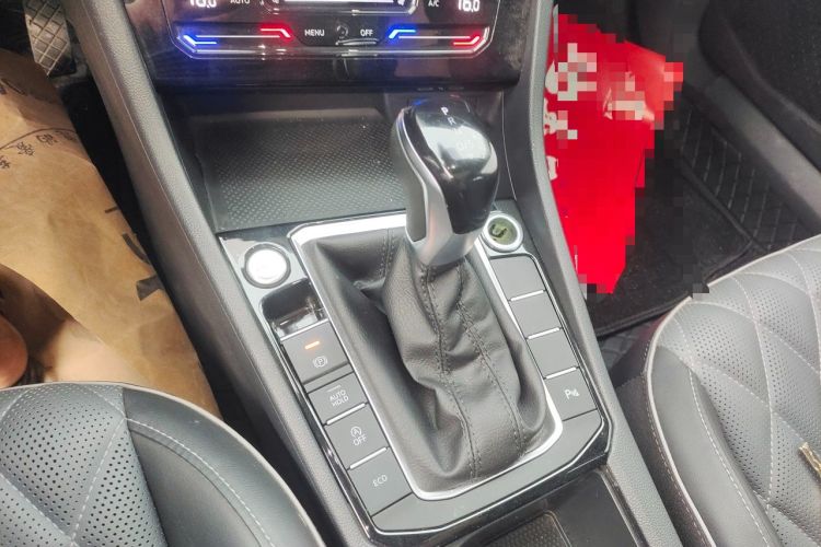 Used Volkswagen Sagitar 2023 200TSI DSG Excellence Edition Gear Lever