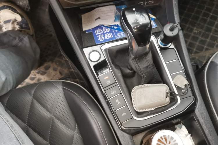 Used Volkswagen Sagitar 2023 280TSI DSG Beyond Lite Edition Gear Lever